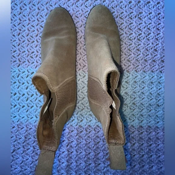 Toms Chelsea Boots - Picture 3 of 3